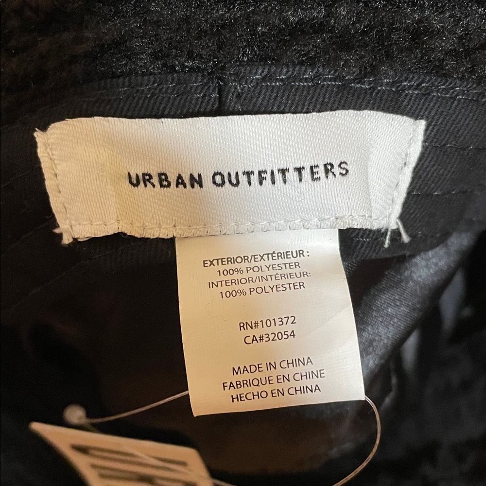 NWT Urban Outfitters Fuzzy Sherpa Black Bucket Hat Unisex (Brand New) - Picture 5 of 8